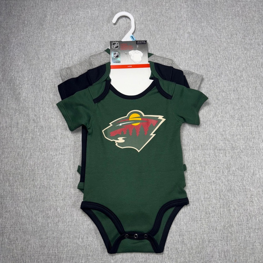 NHL Minnesota Wild Infant 3 Piece Set Green Black Grey 3-6 Months NEW